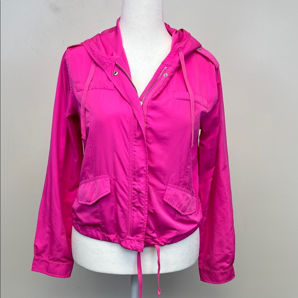 Forever 21 Women’s Bright Pink Windbreaker Jacket with Zipper and Snaps Sz Small